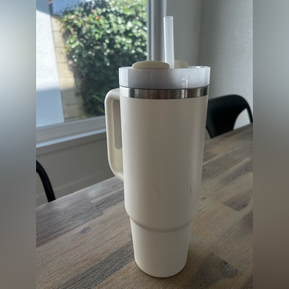 Stanley Cream Quencher Cup 40 oz Water Bottle Straw - Picture 4 of 9